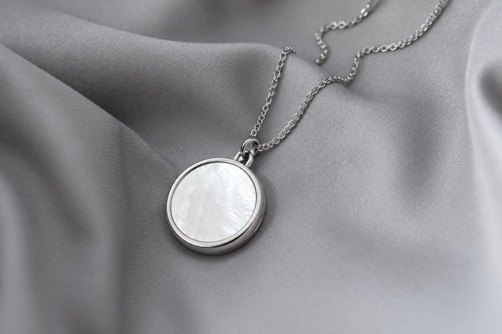 AURA LOCKET-mallisto