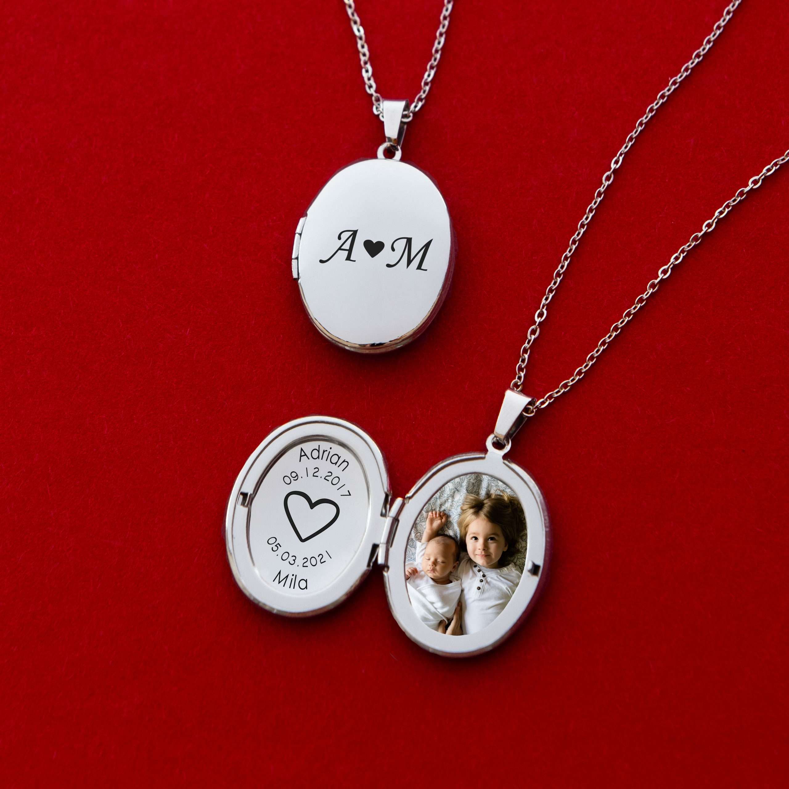 OVAL LOCKET | Two Babies - MILA CANTES